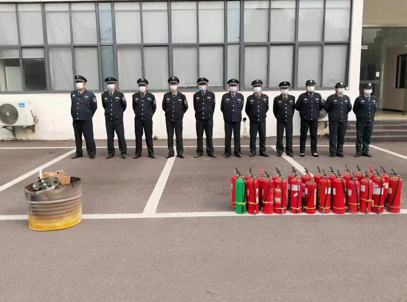 襄陽(yáng)獵鷹保安招聘公司給您介紹一下泡沫滅火器的種類及工作原理！