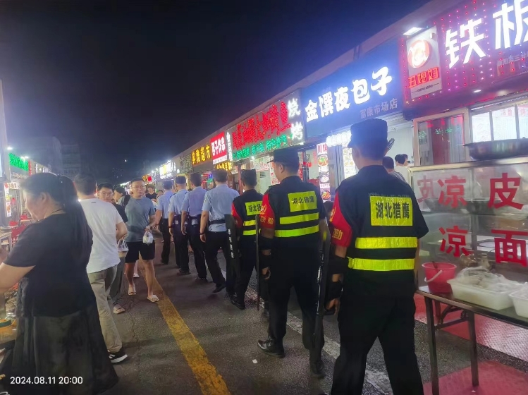 面對不同的工作環(huán)境和需求，保安工作人員該如何應(yīng)對？